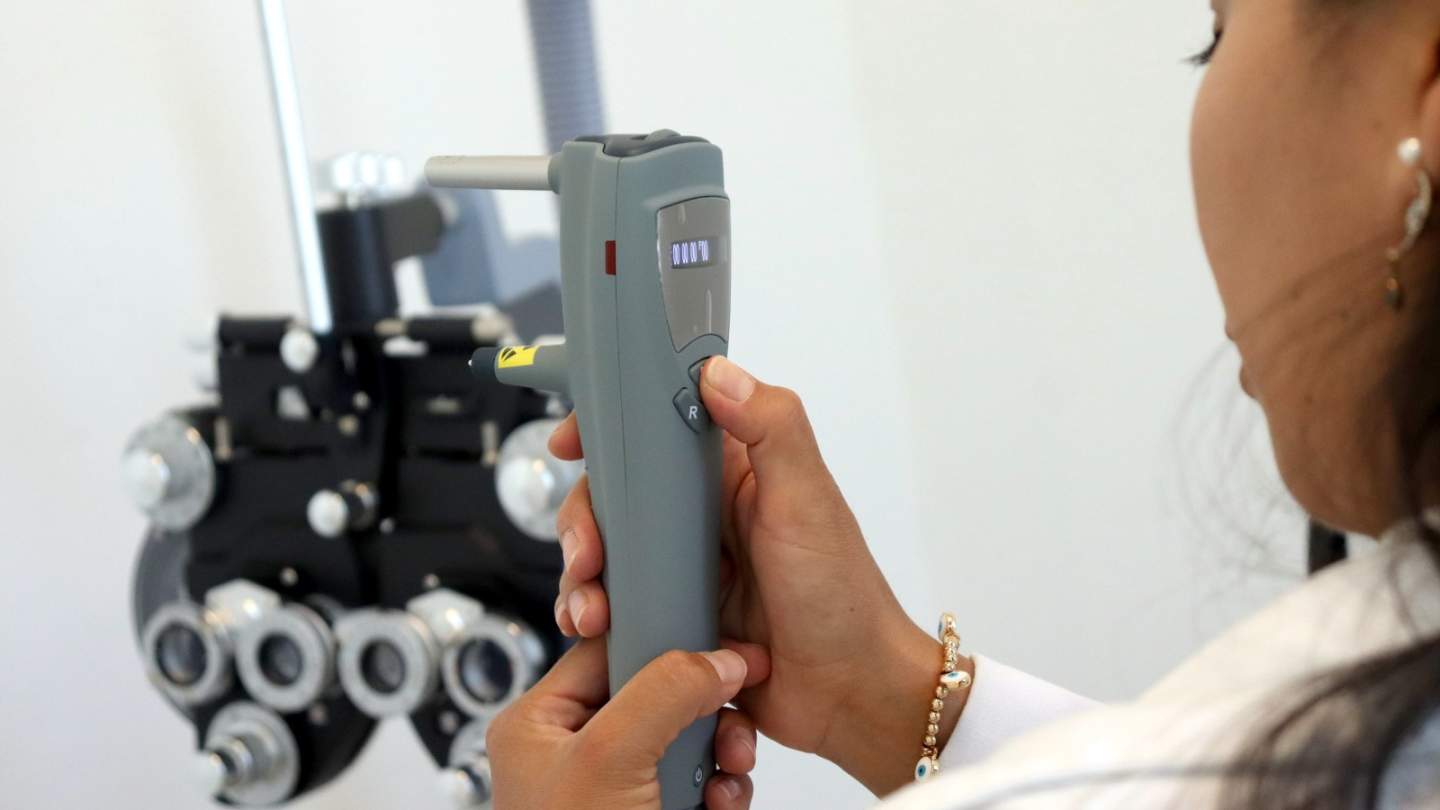 Impulsa Gobierno de Sonora servicio de oftalmología en ISSSTESON